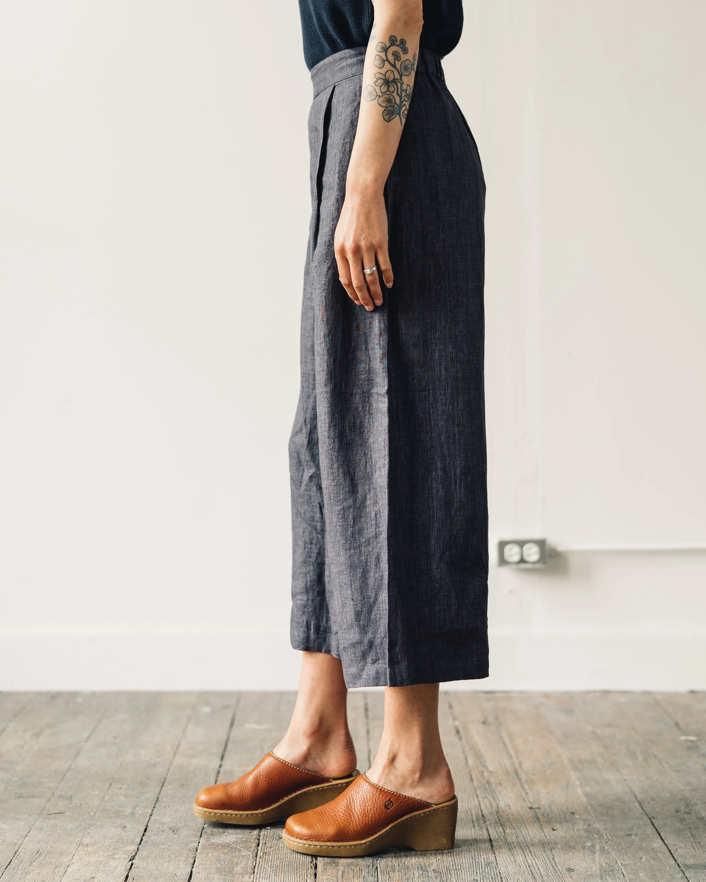7115 Linen Cropped Wide-Legged Trouser, Slate Gray