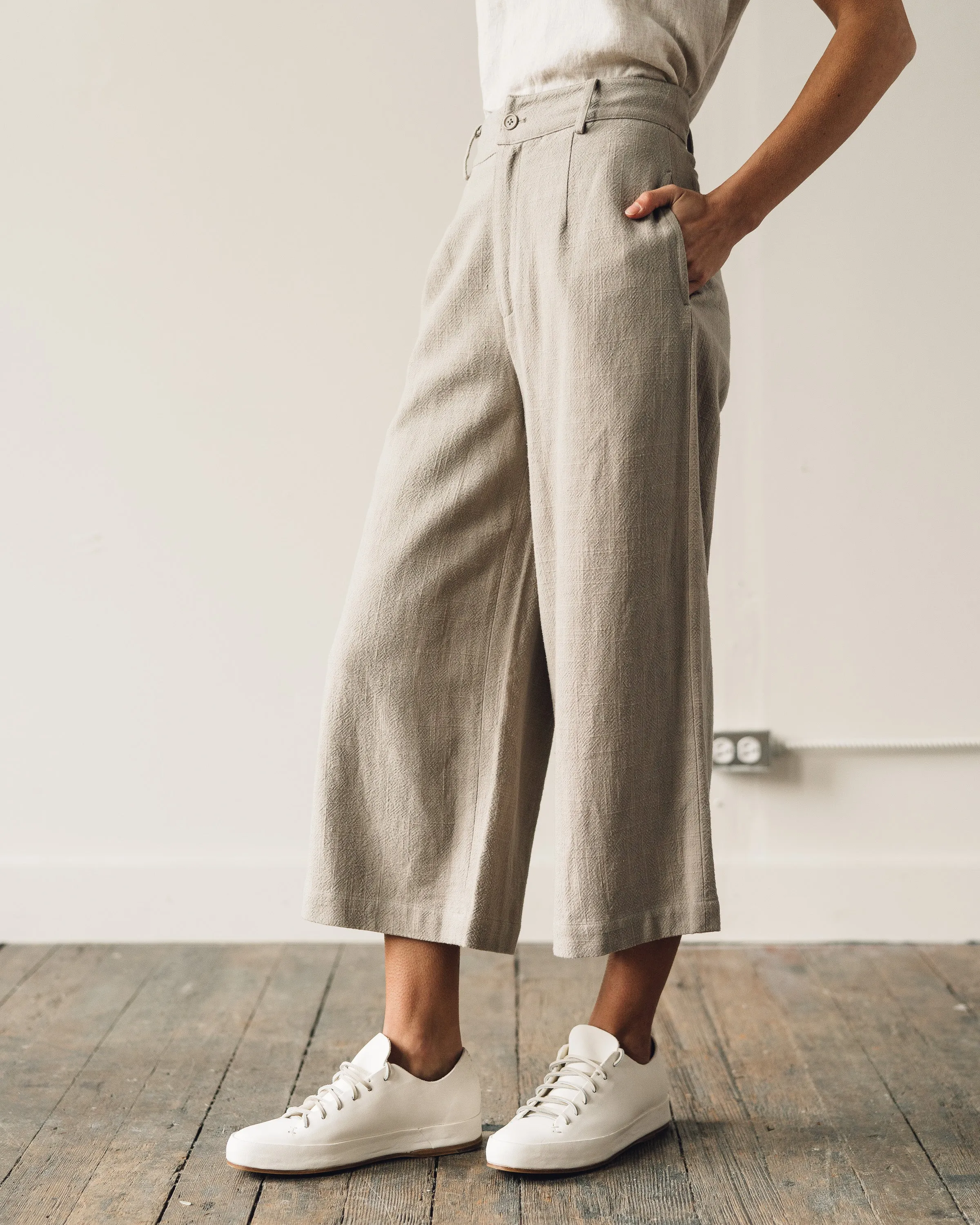 7115 Linen Wide-Legged Cropped Trouser, Sand