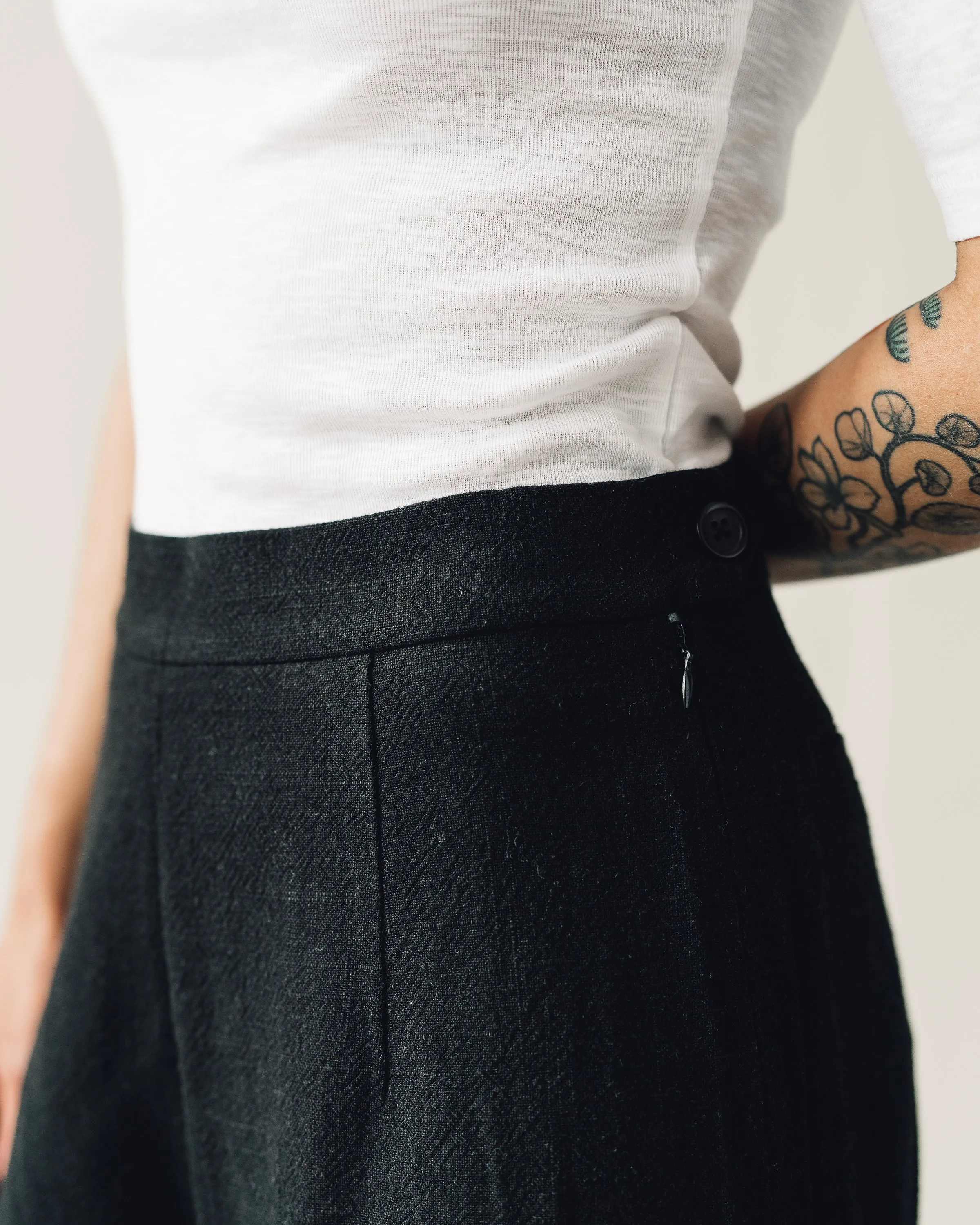 7115 Linen Wide-Legged Trouser, Black