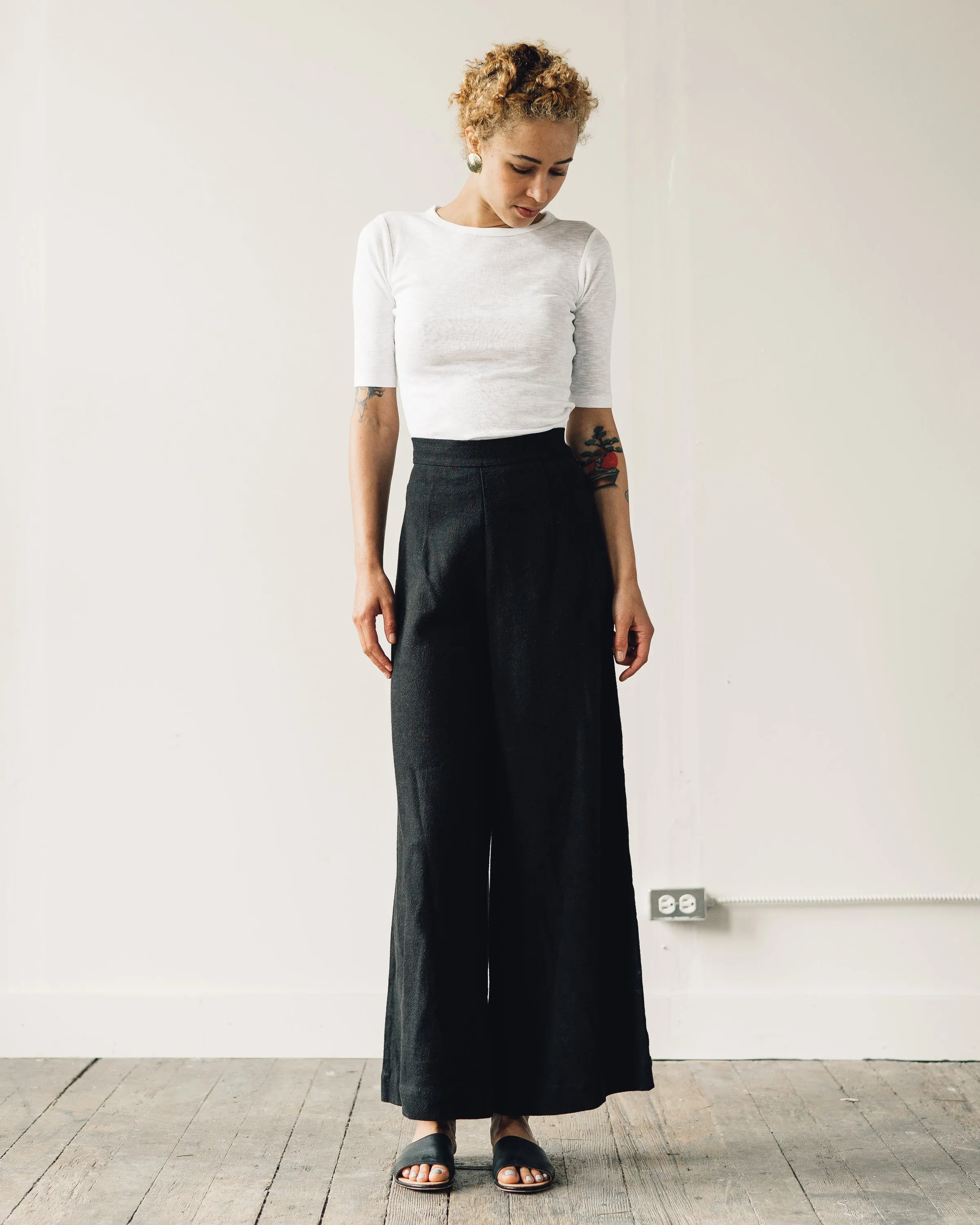 7115 Linen Wide-Legged Trouser, Black
