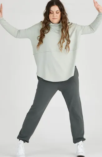 Advika - Abigail Turtleneck