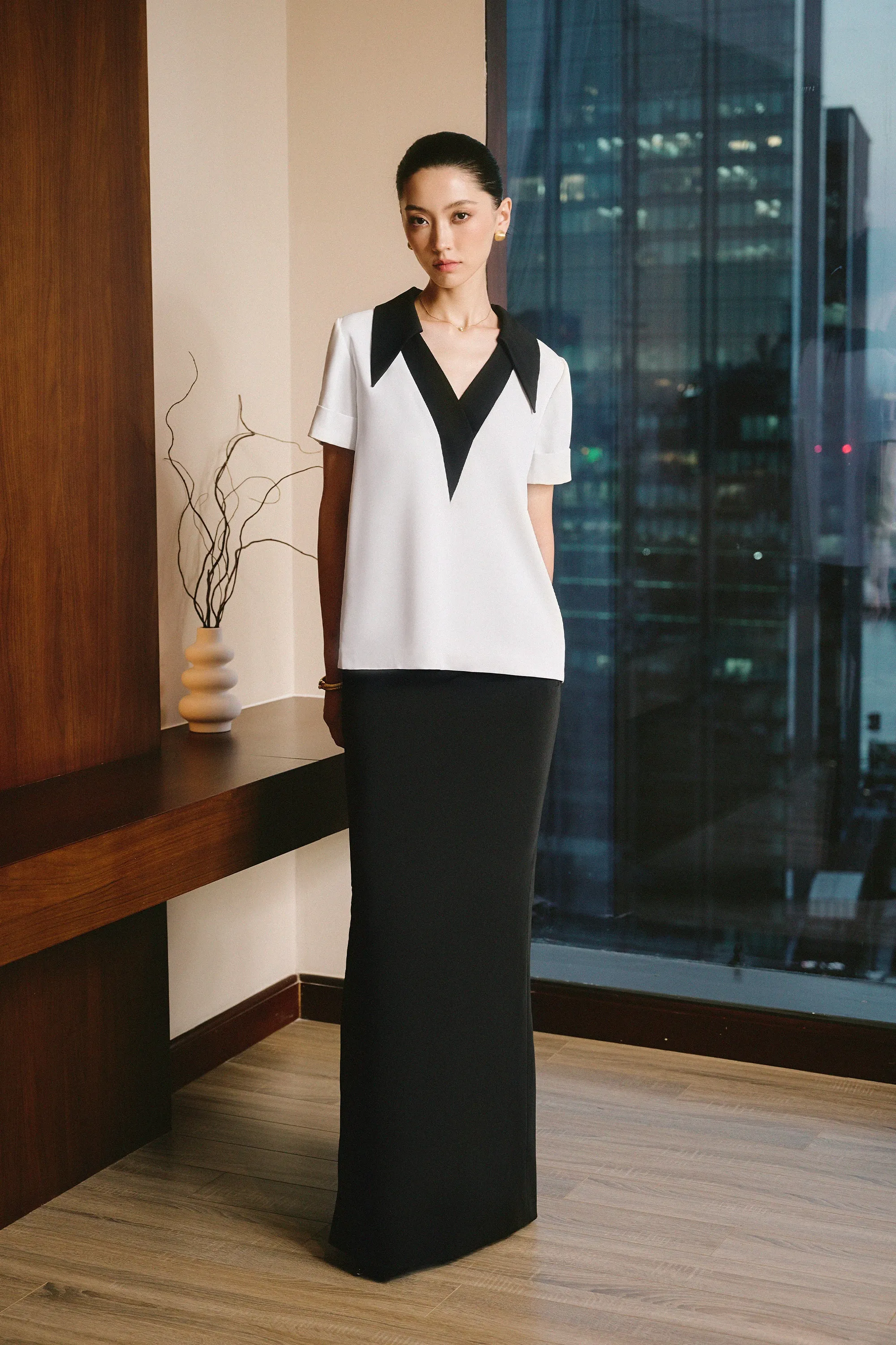 Azaria V-neck Short Sleeve Top
