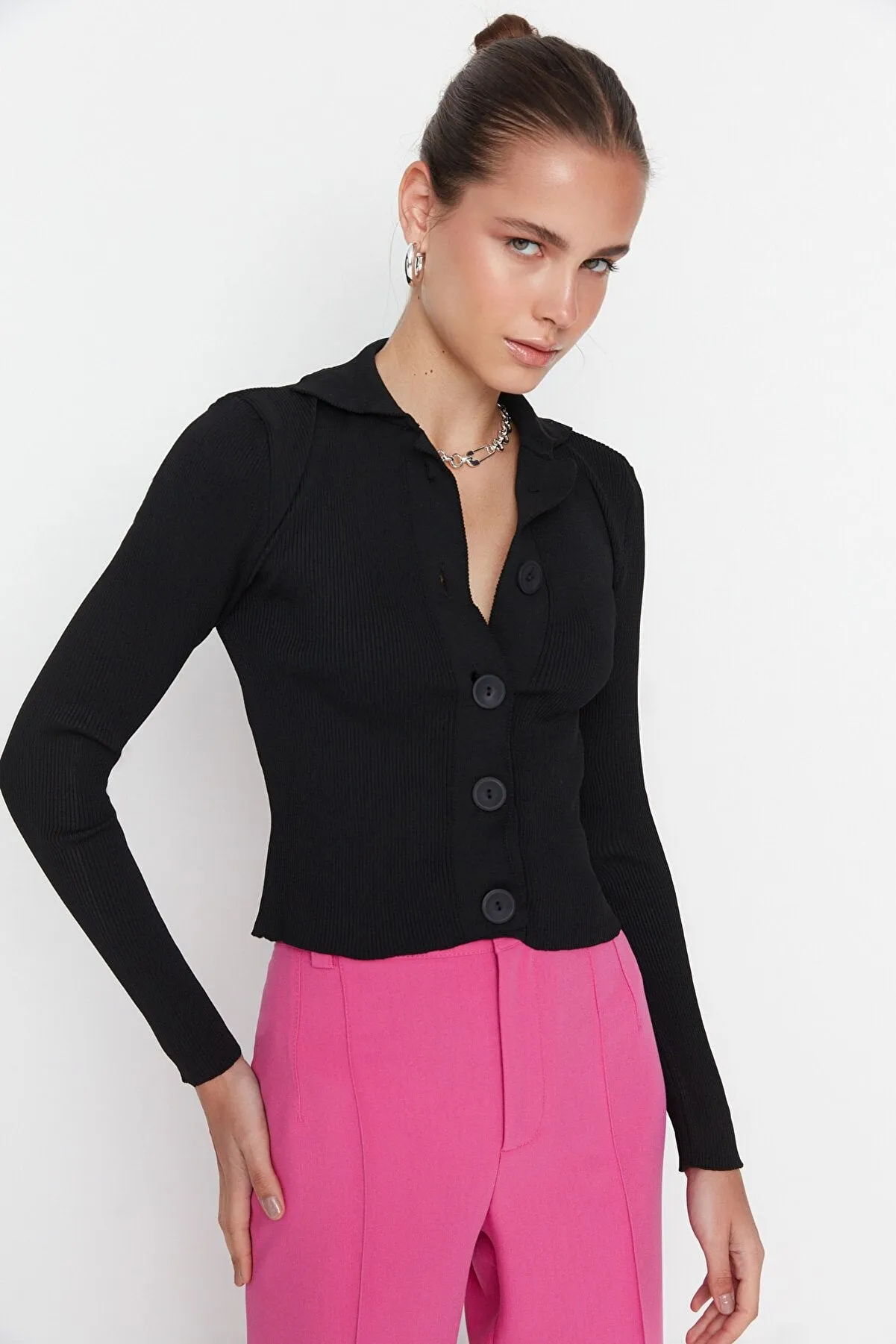 Buttoned knit cardigan
