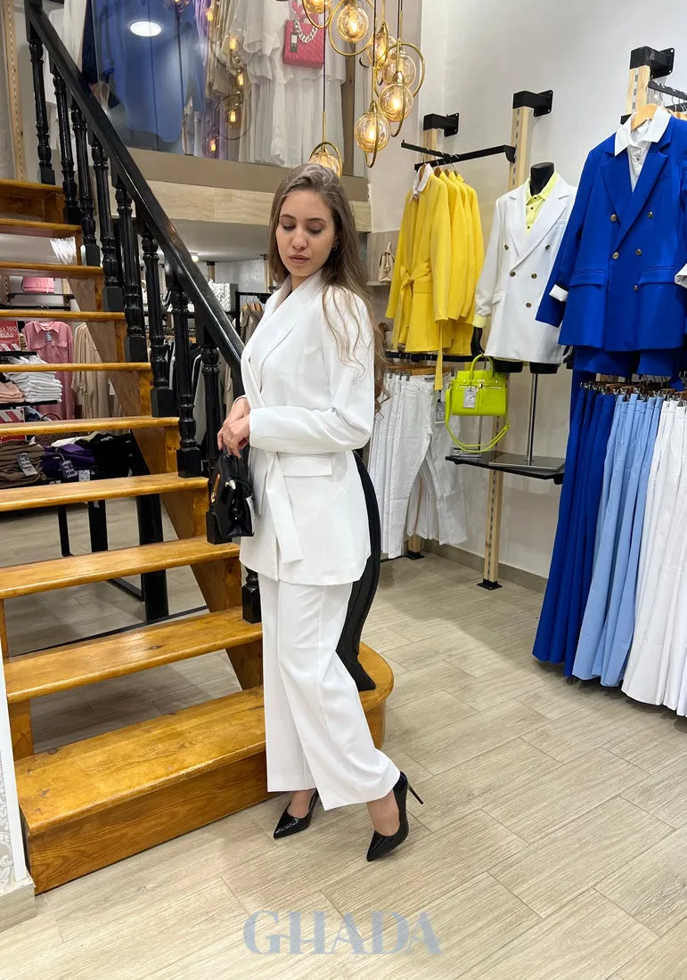 Ensemble veste à col châle et pantalon droit en blanc