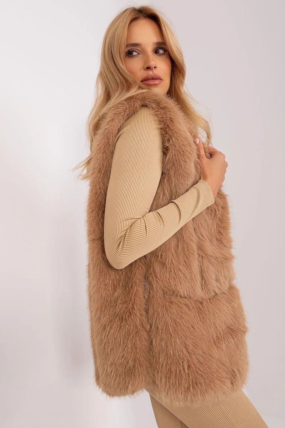 Gilet model AT fur vest