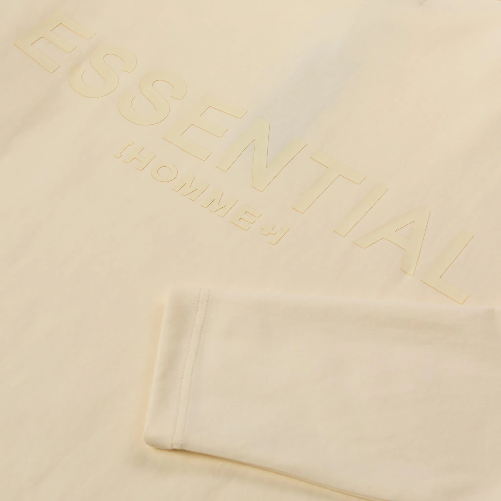 HOMME  'ESSENTIAL' Rubber Logo L/S Big Tee Cream