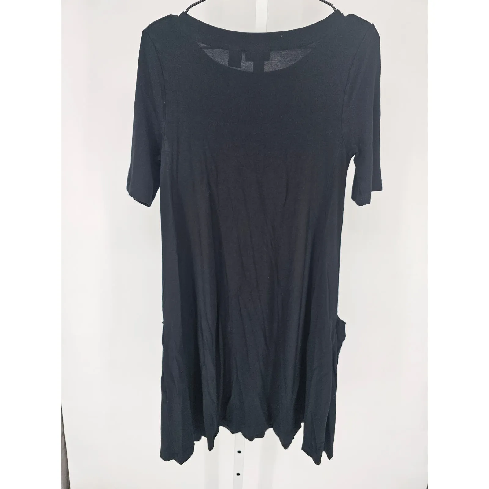 Jones & Co Women Sz S Short Sleeve Tunic Length Top Black w/ Pockets
