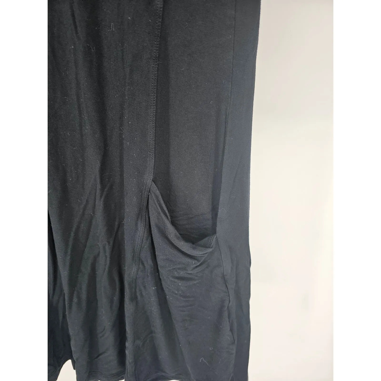 Jones & Co Women Sz S Short Sleeve Tunic Length Top Black w/ Pockets