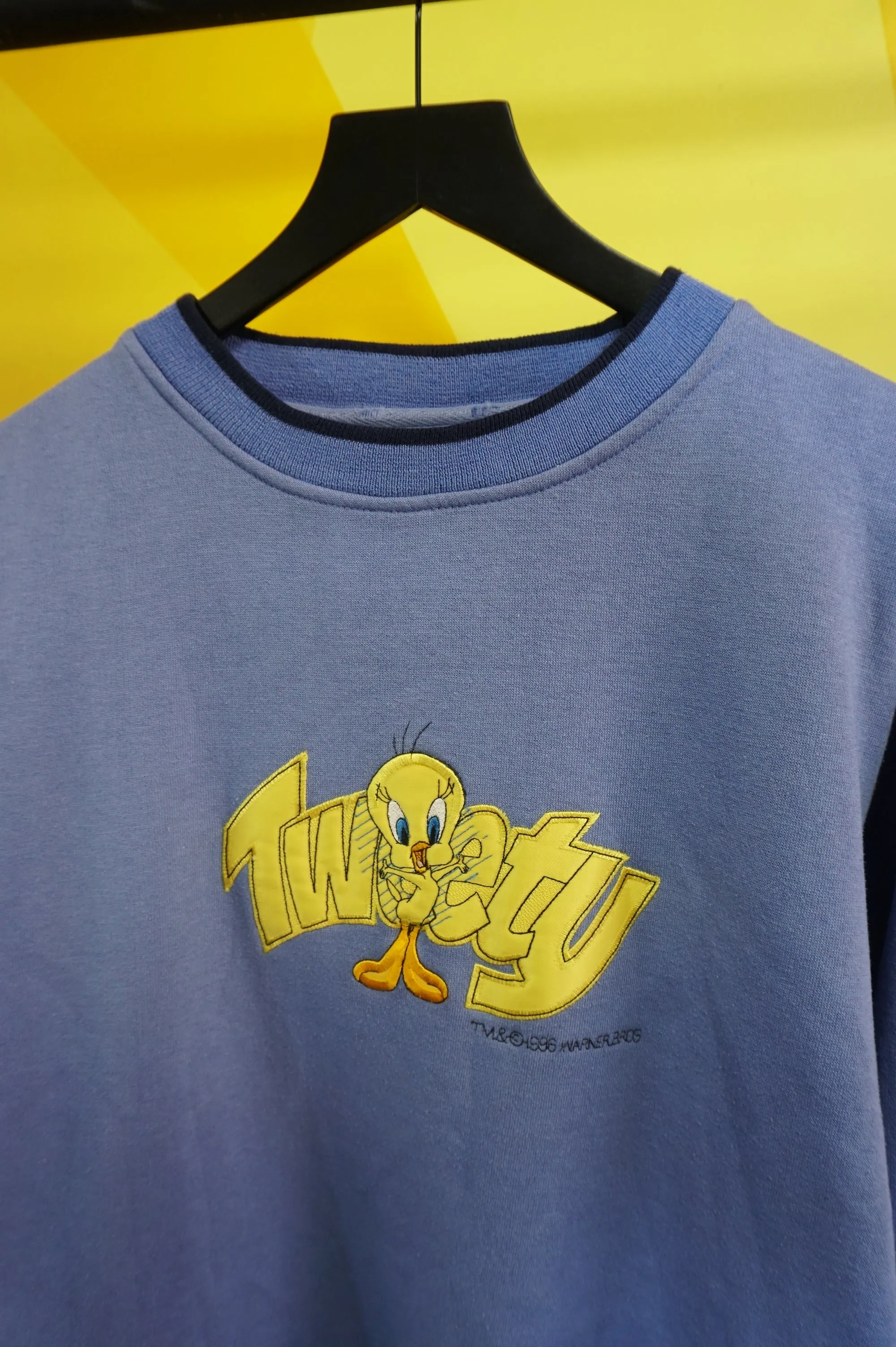 (L) 1996 Embroidered Tweety Crewneck