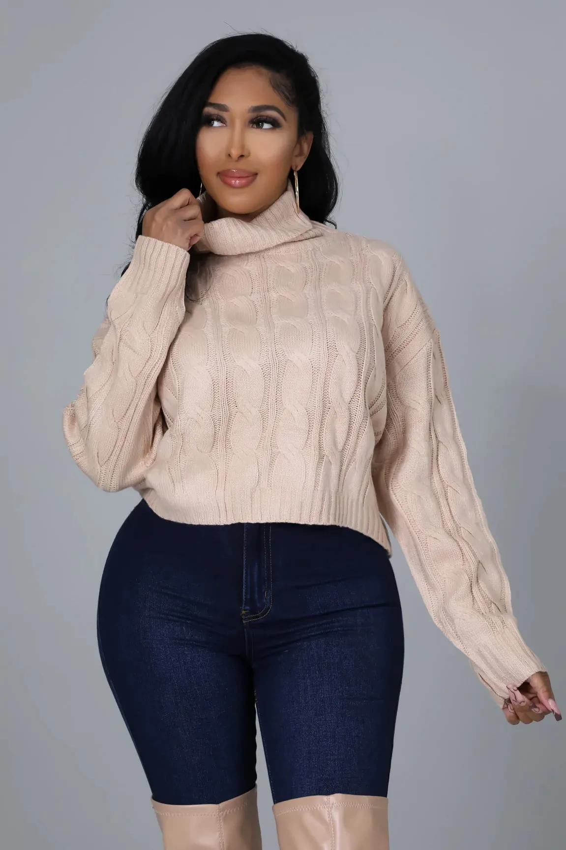 LOLA SWEATER