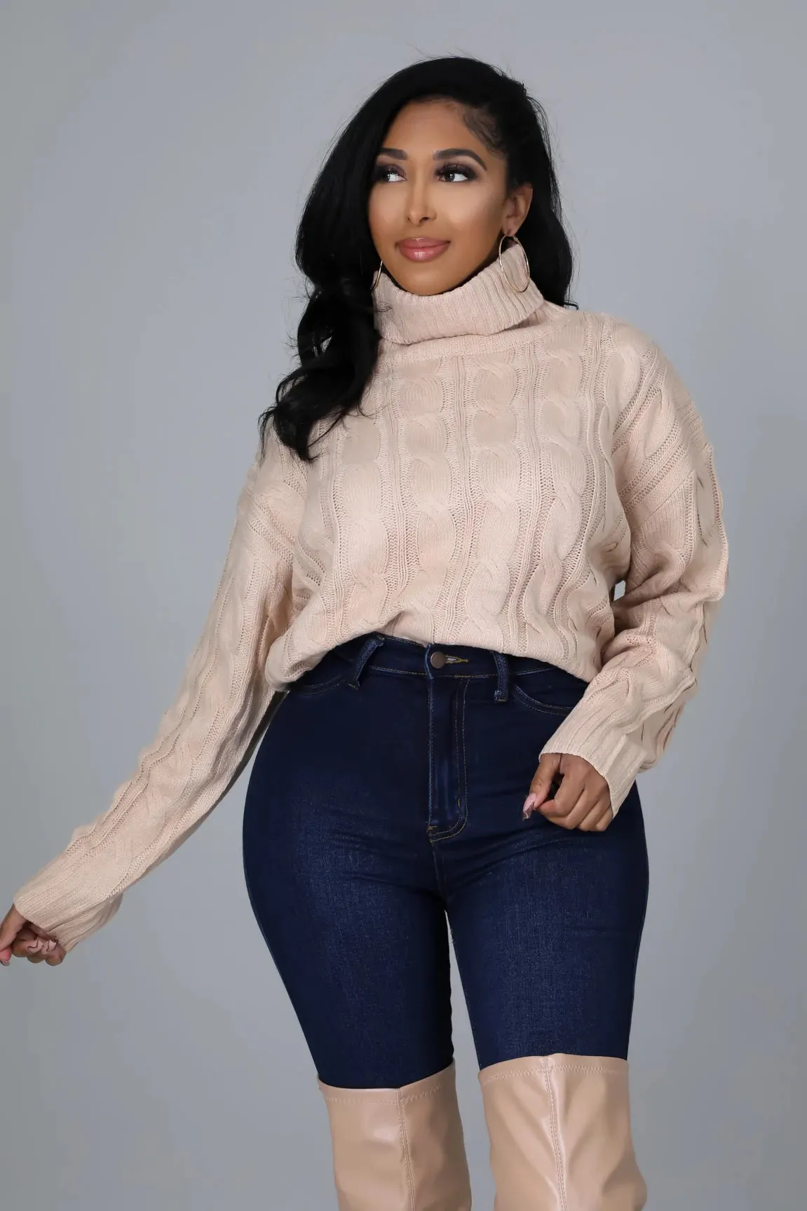LOLA SWEATER