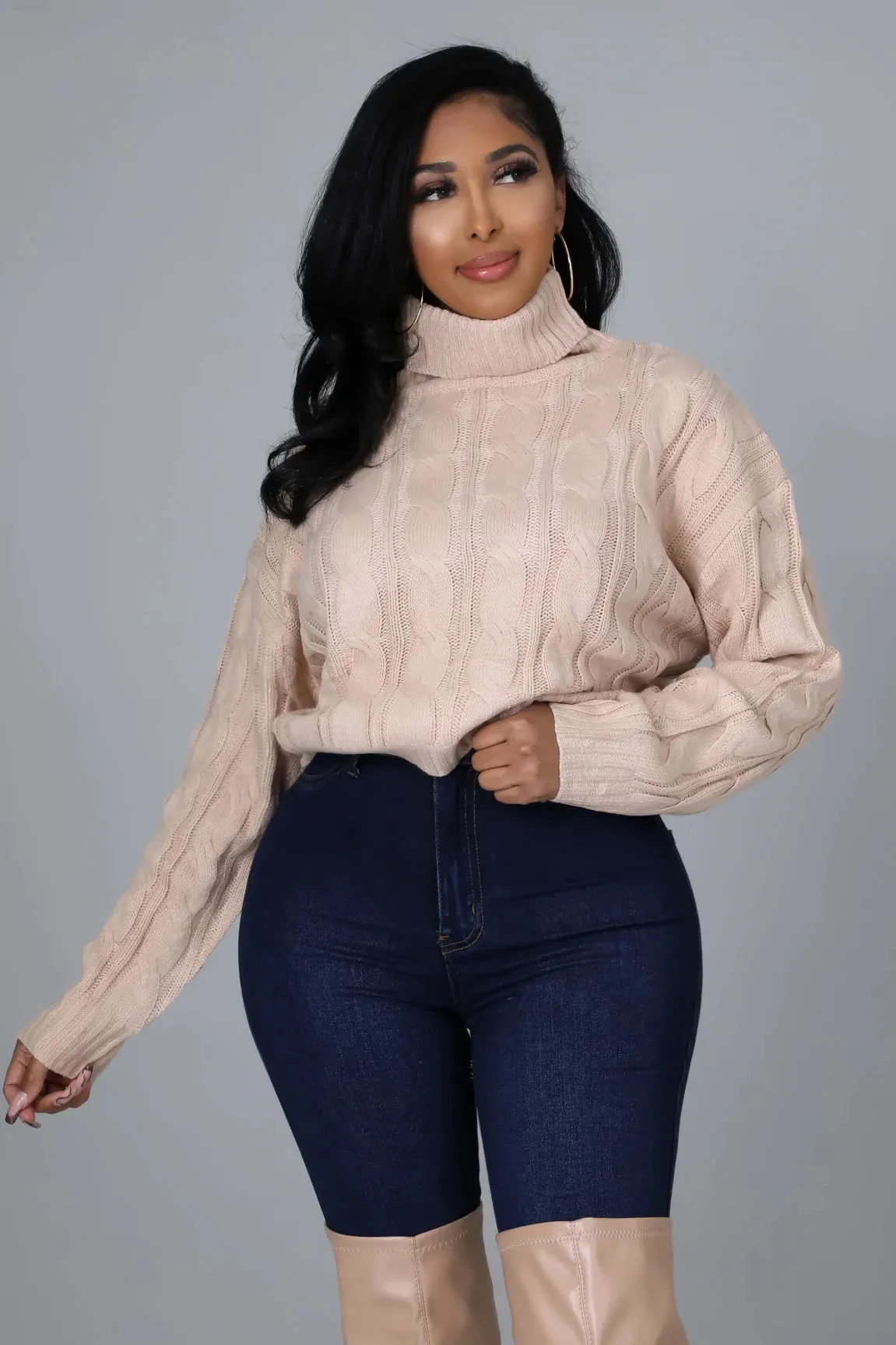 LOLA SWEATER