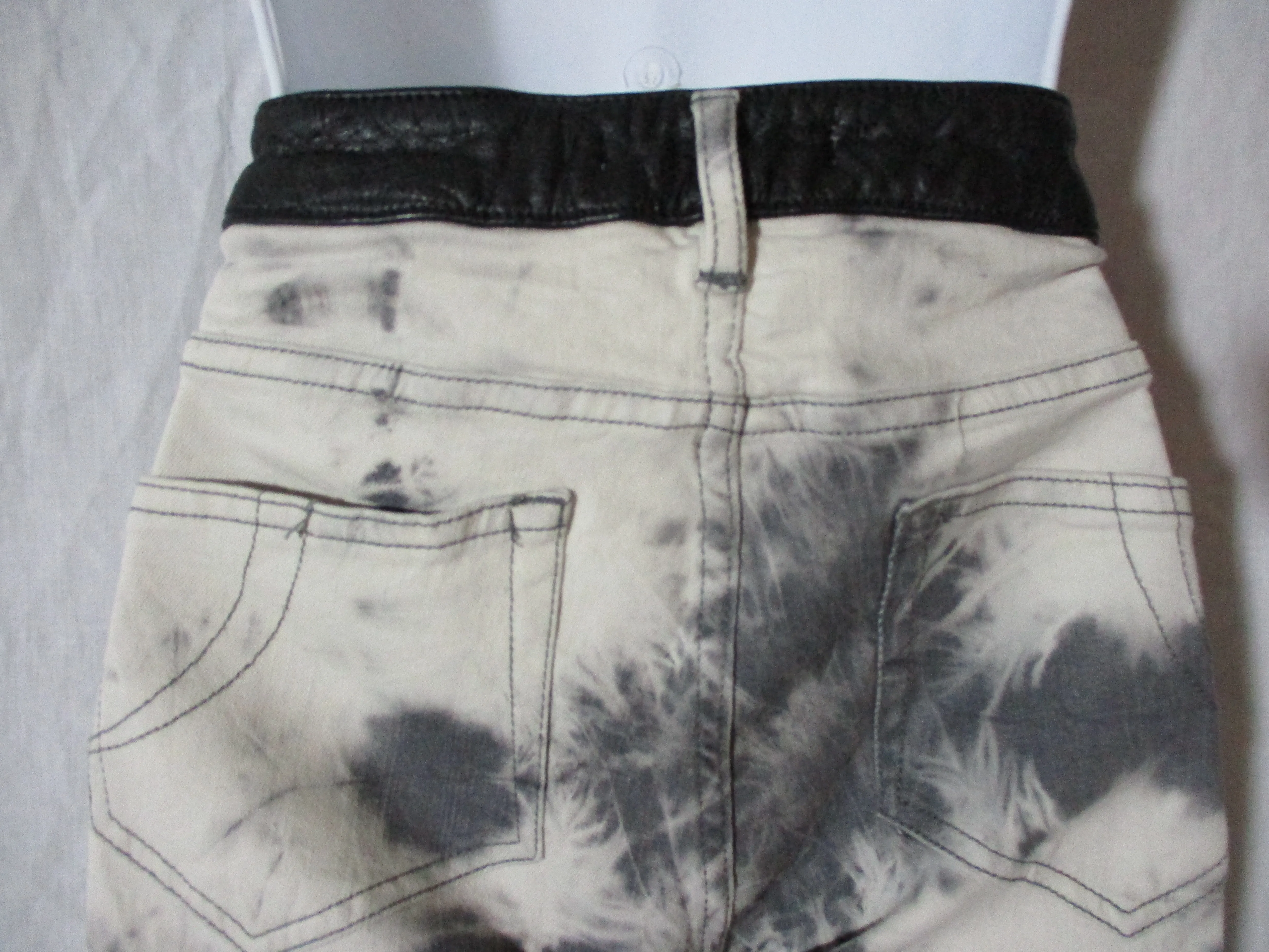 NWT NEW MAJE NEIGE IMPRIME Jean Pant GRAY WHITE BATIK Tie-Dye 38 / S