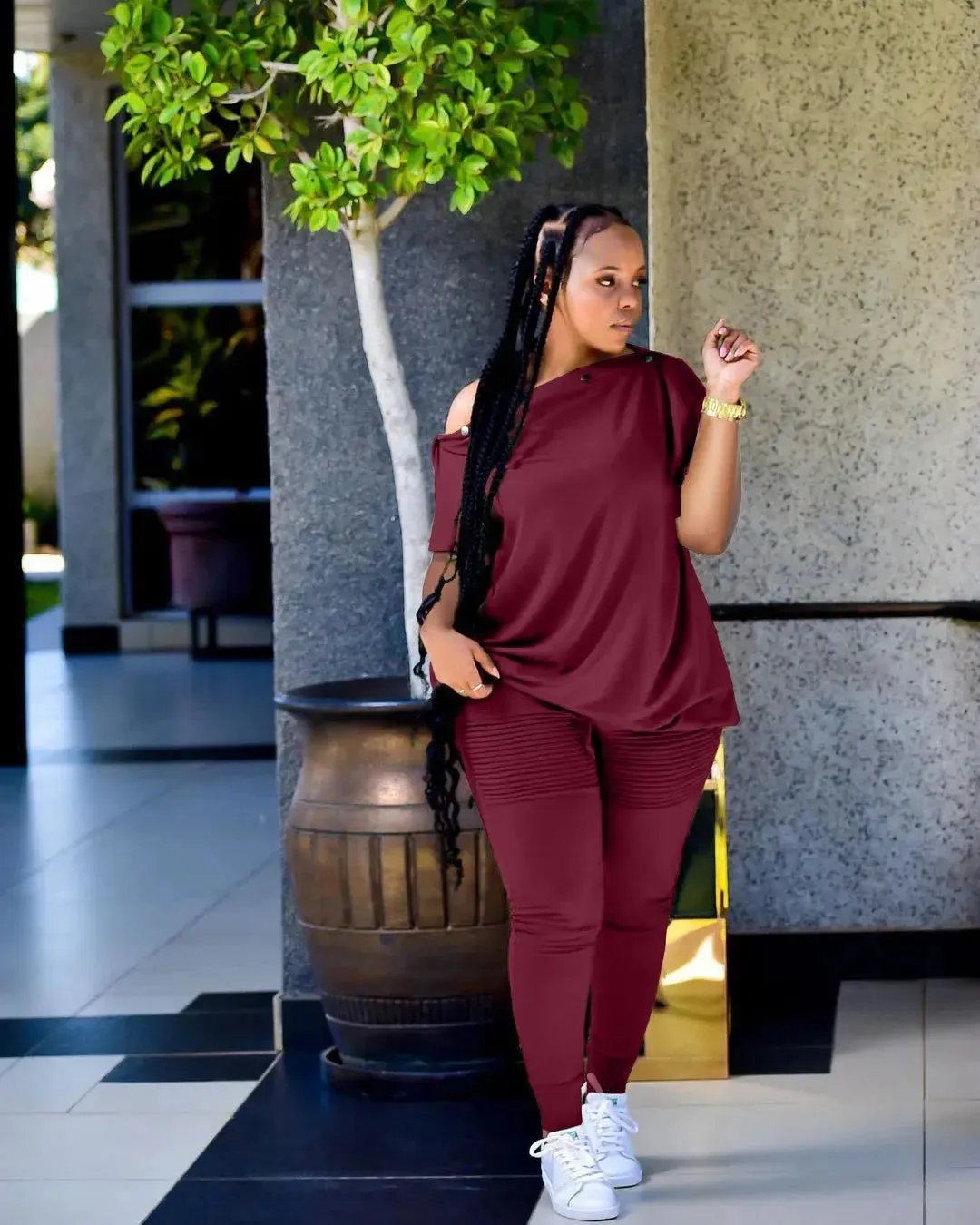 Plus Size Women's Casual Two-Piece Sweatsuit Set | Pleated Joggers & Loose Fit Top | S-4XL Fashion Tracksuit for Spring & Fall