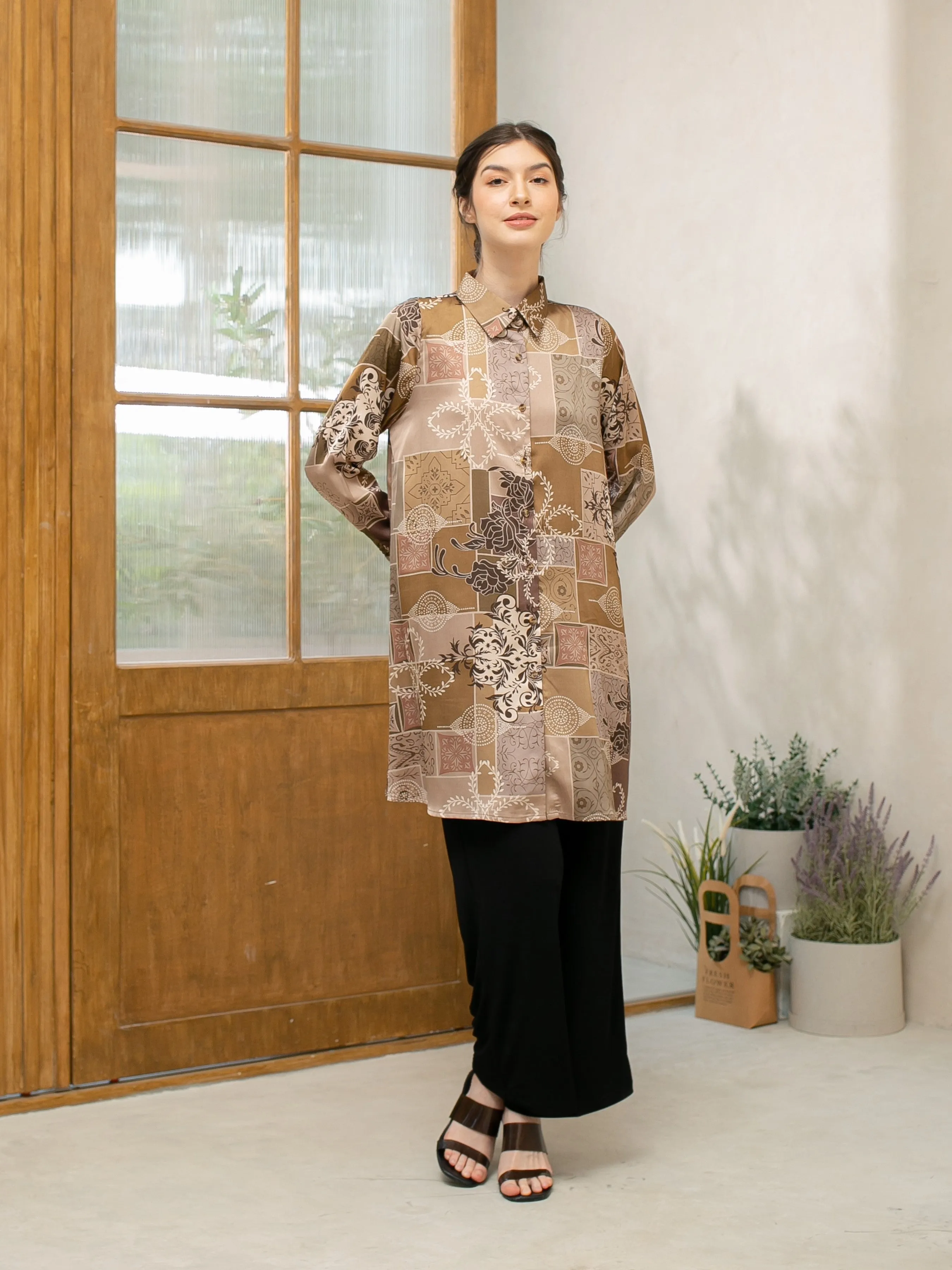Soera Satin Tunic Kemeja - Brown