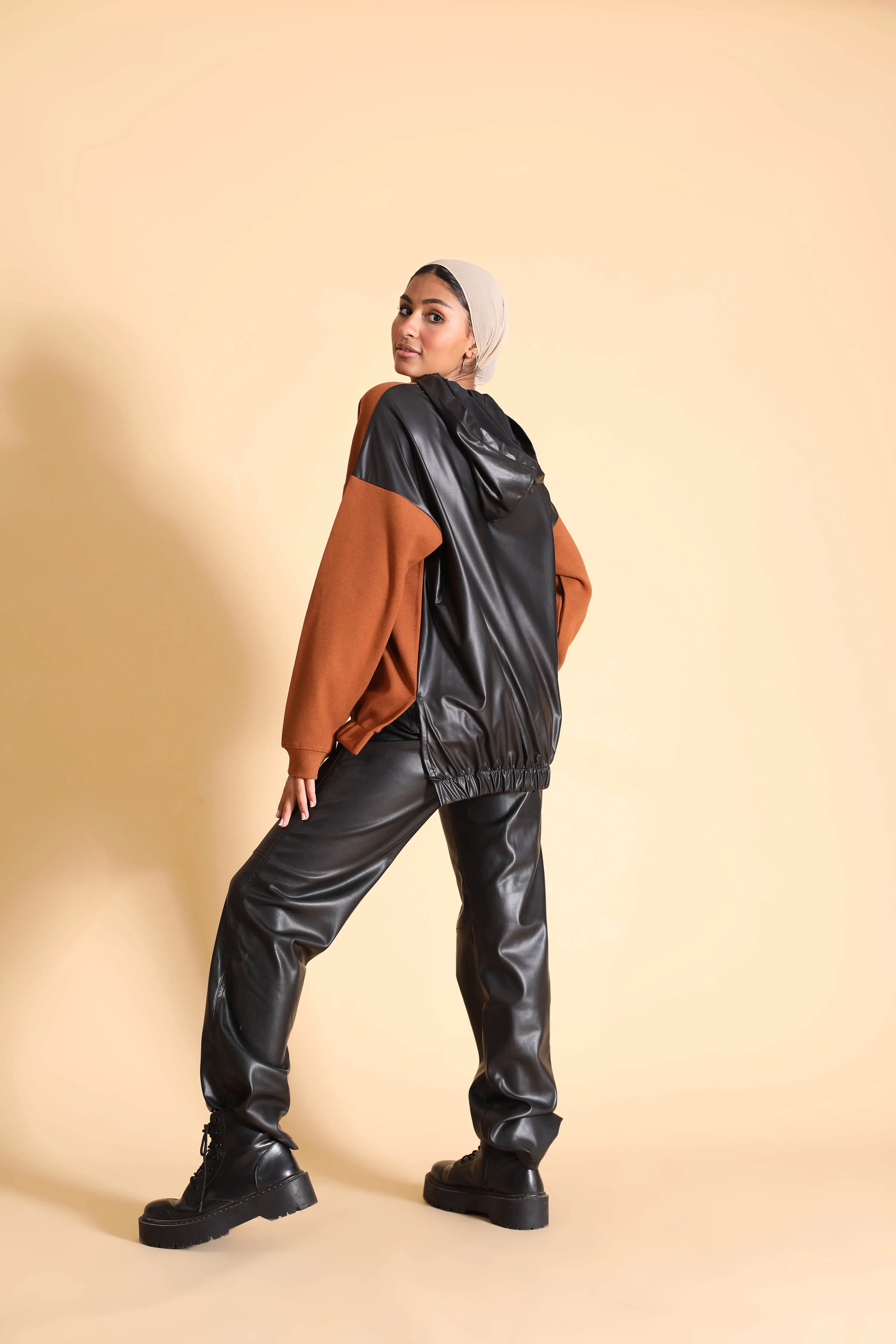 SweatShirt W556