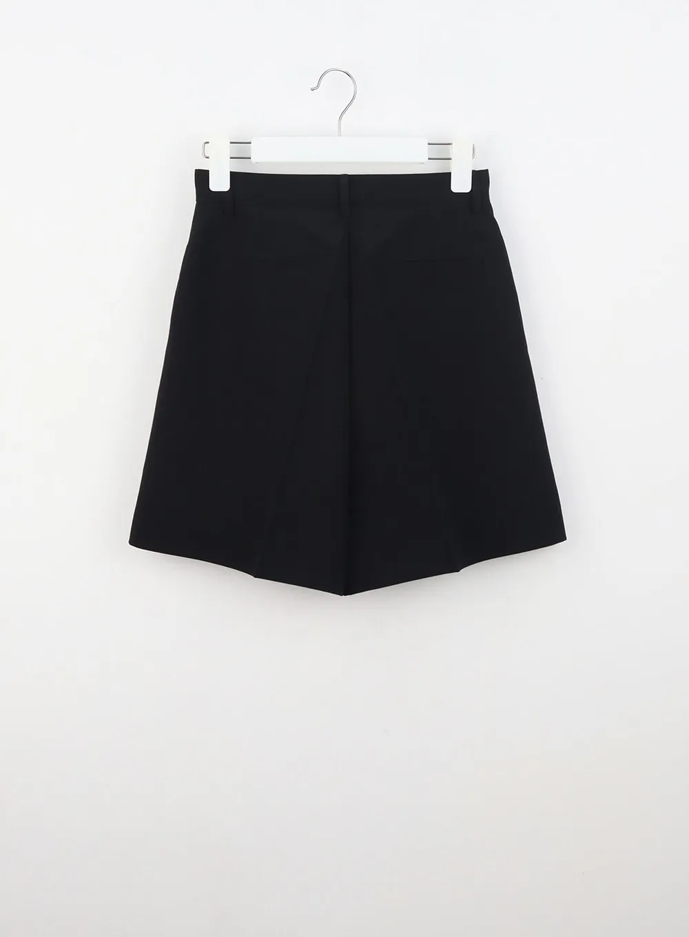 Tailored Bermuda Shorts OU329