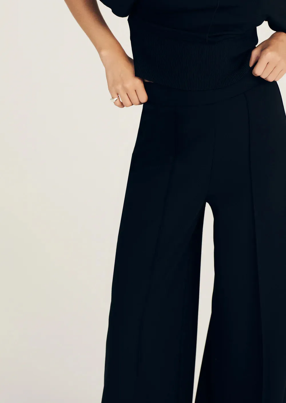 Tempest Wide Leg Knit Trouser - Black