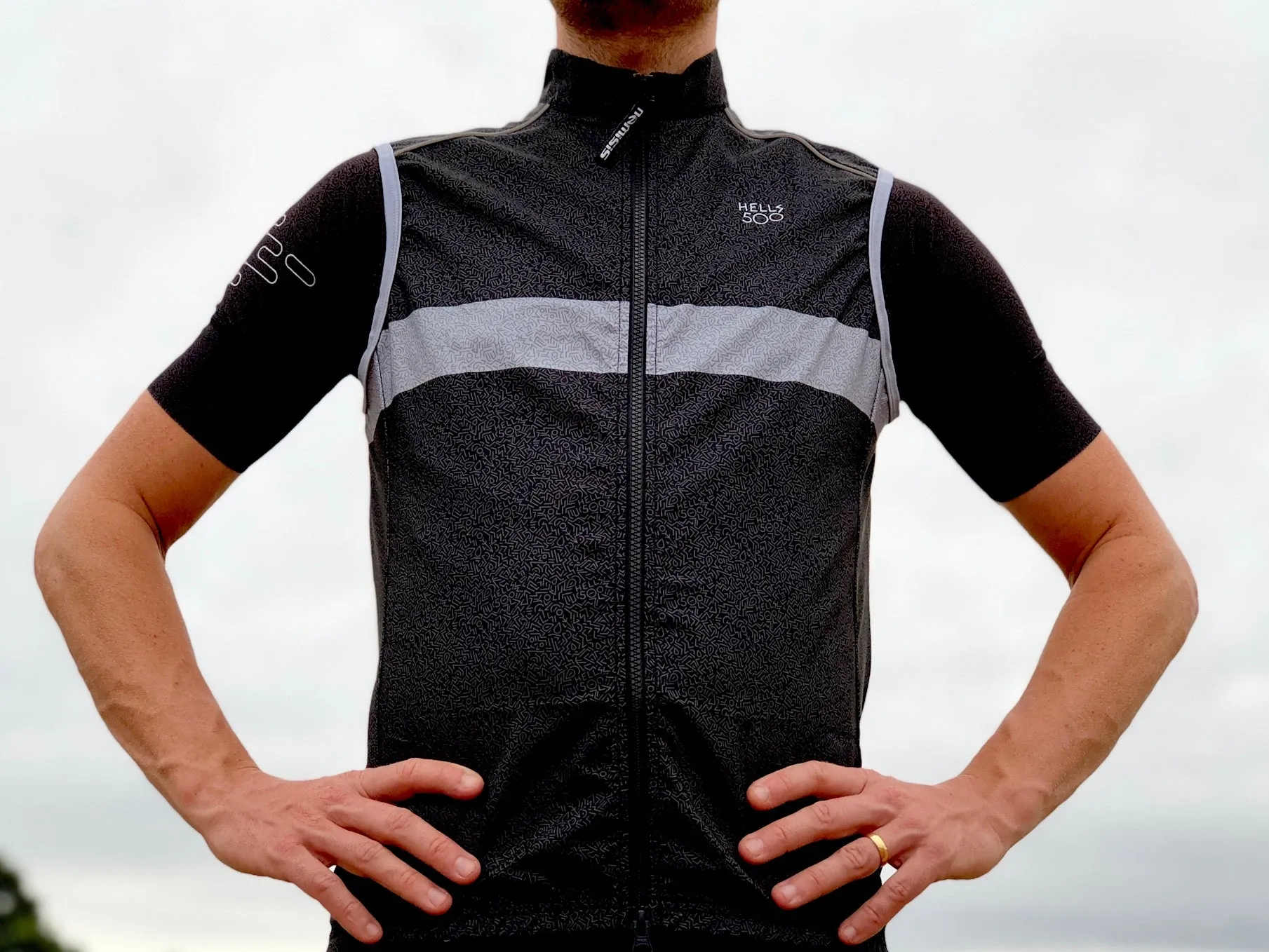 THE GREY STRIPE GILET BLACK