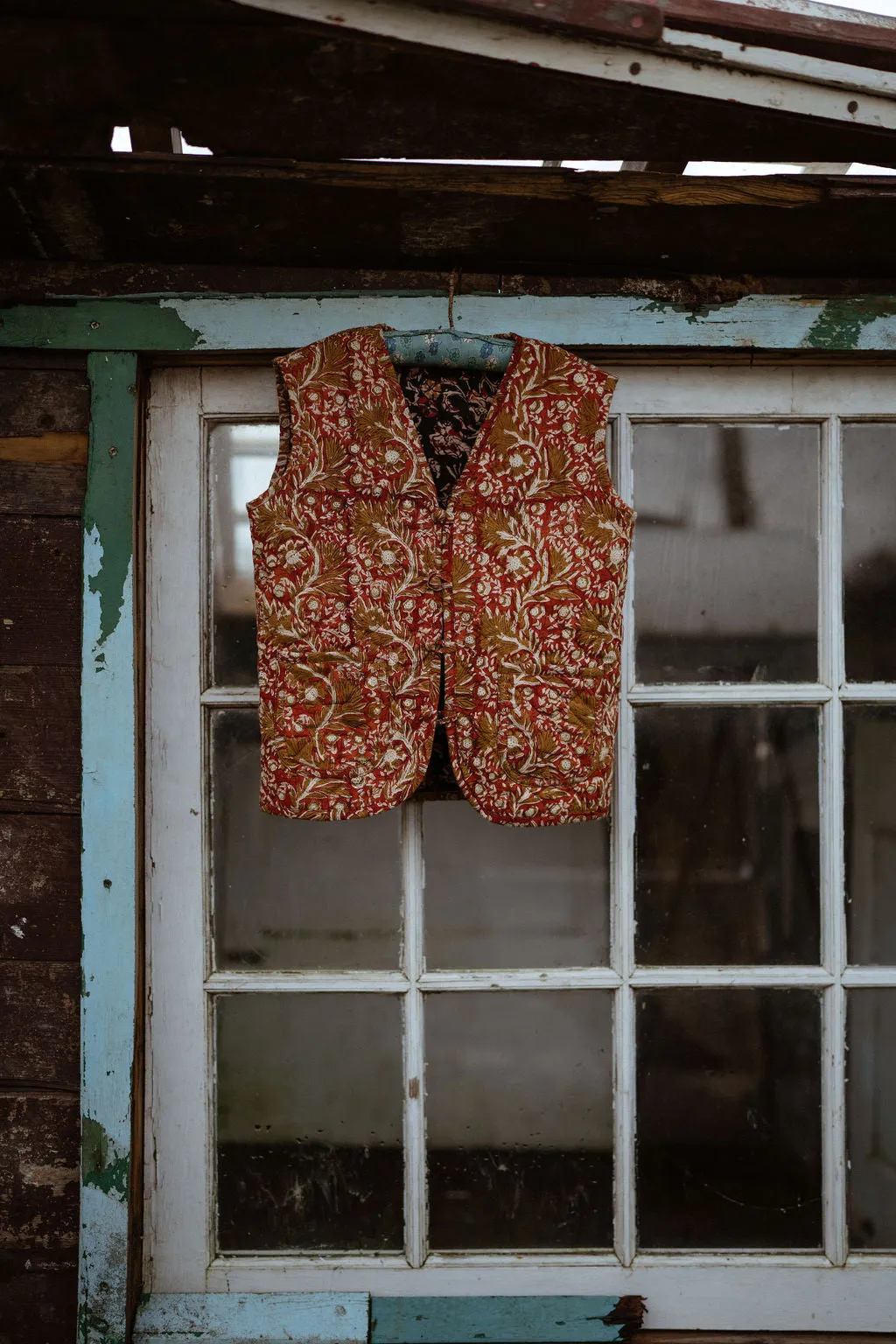 THE REVERSIBLE RIVER GILET