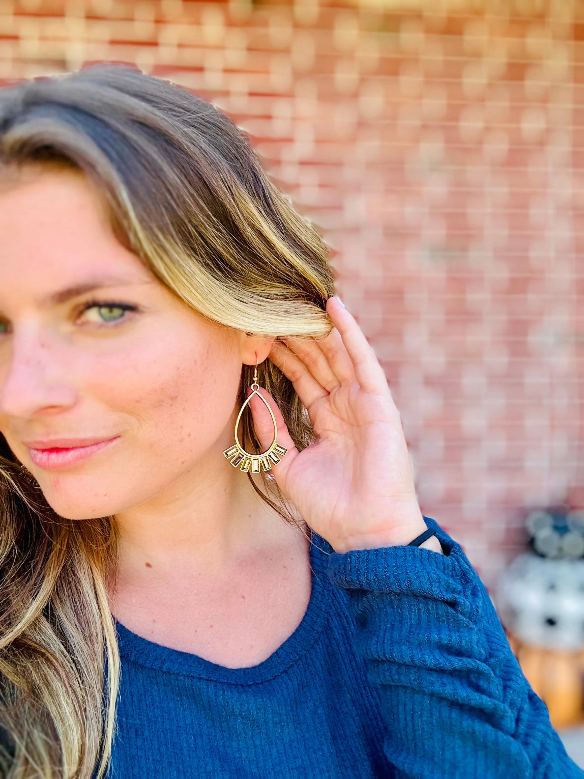 Thriving & Edgy Crystal Earrings - Black