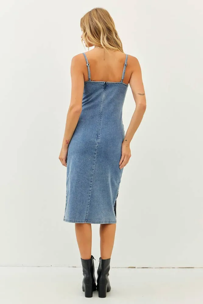 WESTERN WASHED DENIM FITTED DRESS WITH FRONT SLIT AND LACE: WASHED DENIM