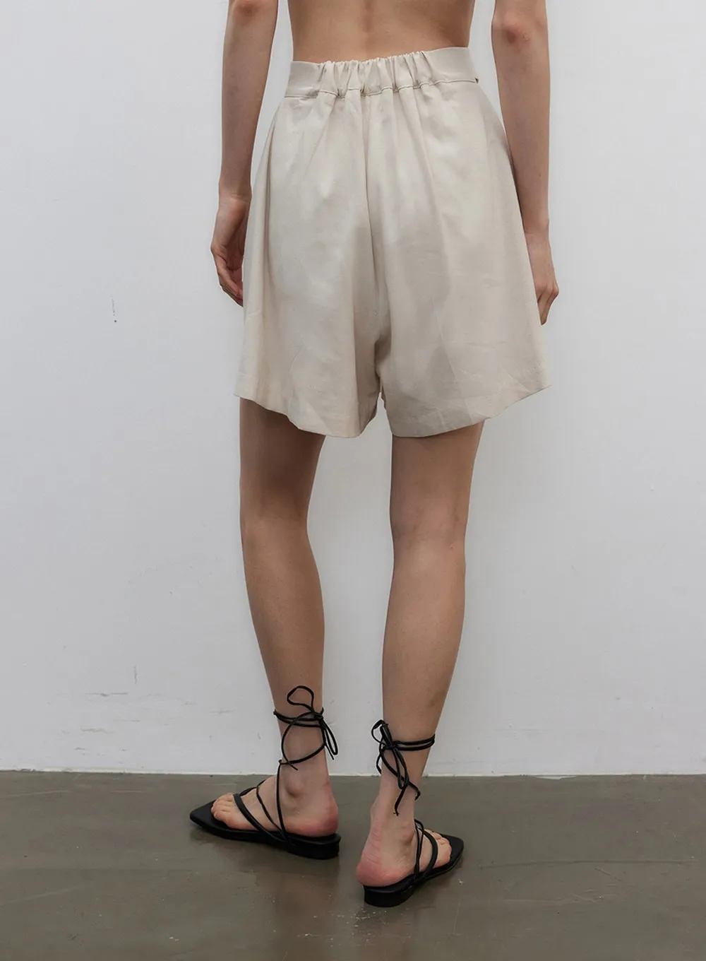 Wide Leg Tailored Shorts IY325